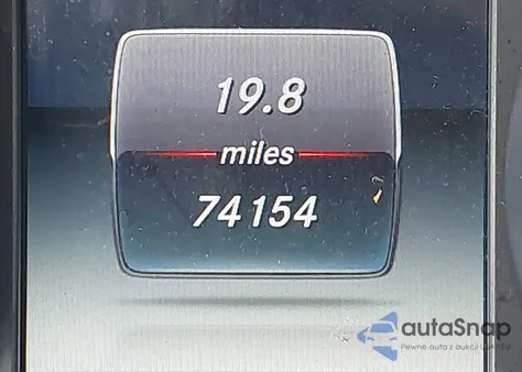 2017 Mercedes-Benz C 300 Luxury/Sport z USA, uszkodzony, nr VIN 55SWF4JB8HU191016